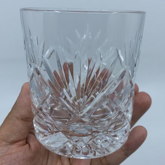 Block Crystal Victoria Straight DOF Tumbler - Picture 2 of 9